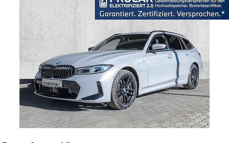Gebraucht BMW 330e M Sport 292 PS (214 kW) 2024 Grau Kombi