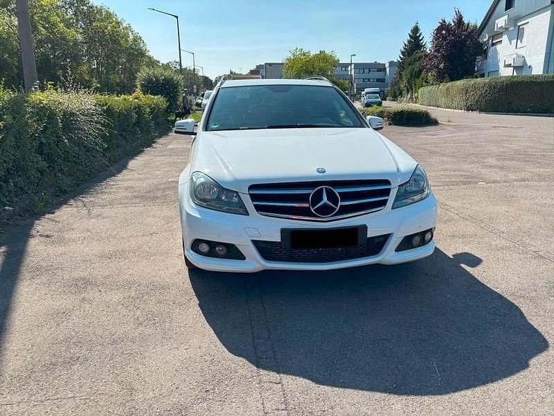 Gebraucht Mercedes C220 Edition 170 PS (125 kW) 2013 Weiß Kombi