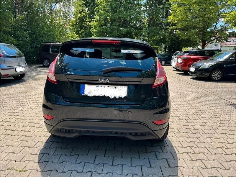 Gebraucht Ford Fiesta SYNC Edition 101 PS (74 kW) 2015 Schwarz Kleinwagen