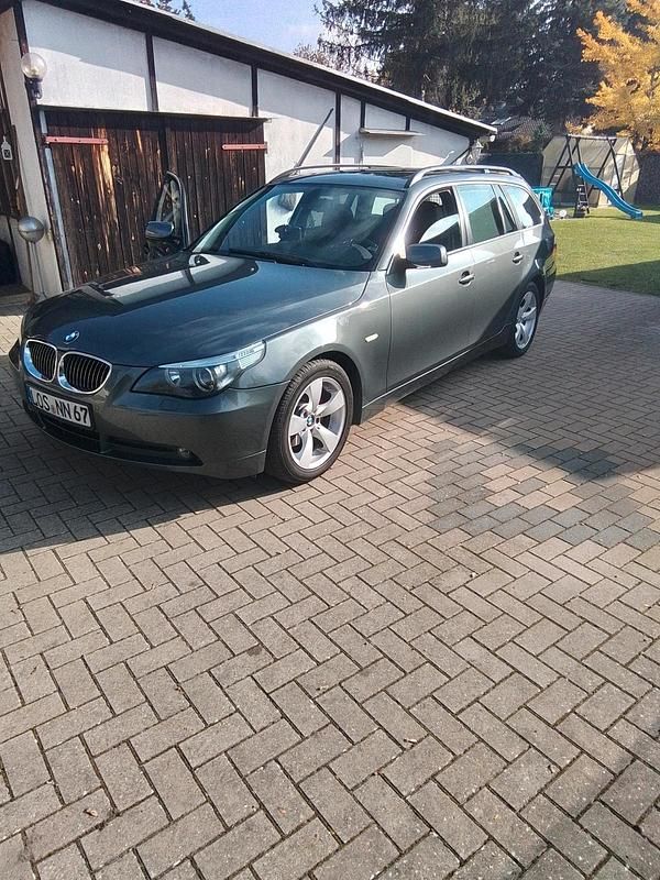 Grau Gebraucht 2005 BMW 523 Kombi | 5.500 € - Bild 1/4