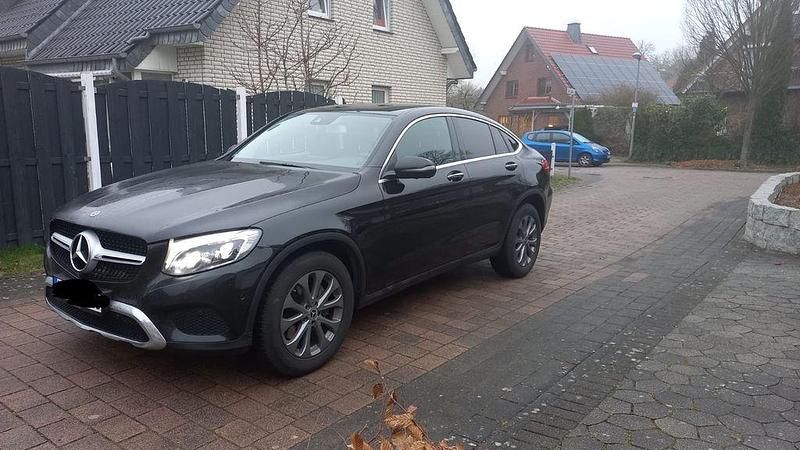 Schwarz Gebraucht 2018 Mercedes GLC220 Coupé | 28.200 € (Fairer Preis) - Bild 1/4