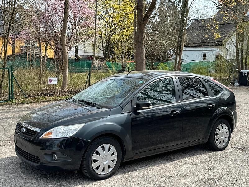 Gebraucht Ford Focus 109 PS (80 kW) 2011 Schwarz Kleinwagen