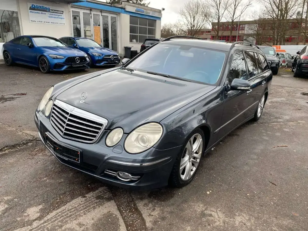Gebraucht Mercedes E200 184 PS (135 kW) 2008 Tenoritgrau Kombi