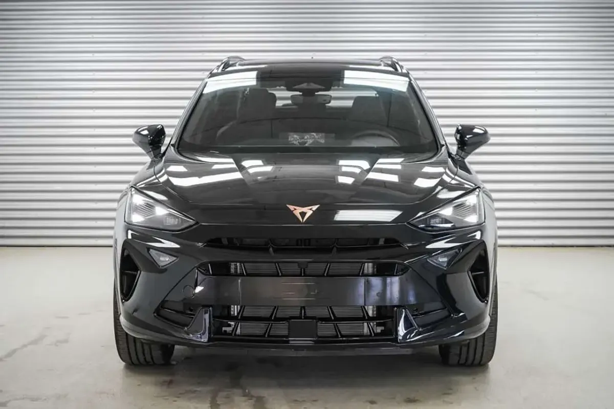Neu Cupra Formentor 150 PS (110 kW) 2026 Midnight black metallic (0e) SUV
