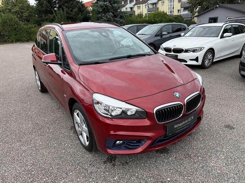 Rot Gebraucht 2016 BMW 218 Gran Tourer Sport Line Van / Kleinbus | 10.700 € (Fairer Preis) - Bild 1/4