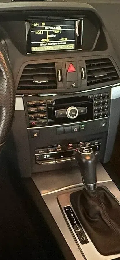 Gebraucht Mercedes E200 184 PS (135 kW) 2012 Silber Coupé