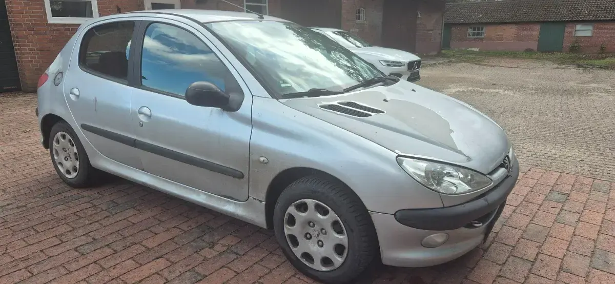 Gebraucht Peugeot 206 60 PS (44 kW) 2005 Silber Limousine