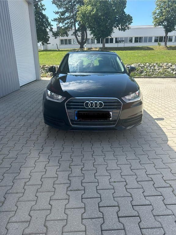 Schwarz Gebraucht 2016 Audi A1 Sportback Kleinwagen | 13.000 € (Etwas zu teuer) - Bild 1/4