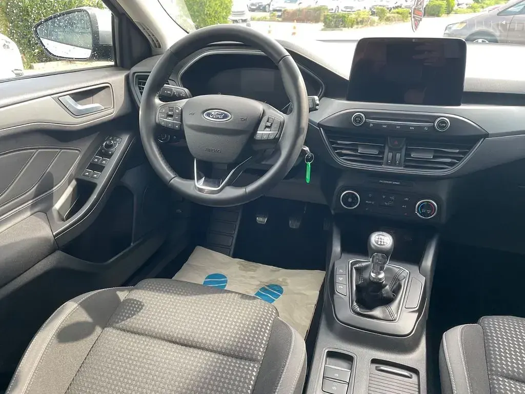 Gebraucht Ford Focus 120 PS (88 kW) 2022 Silber Kombi