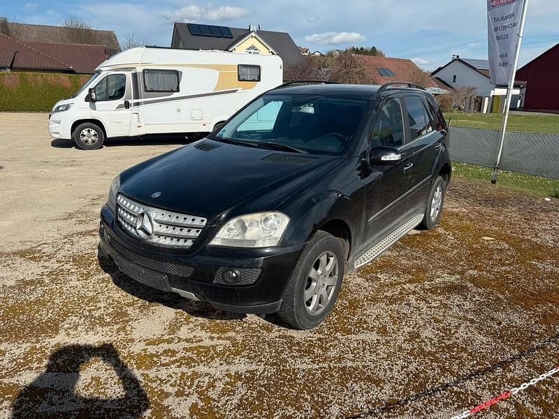 Gebraucht Mercedes ML320 224 PS (164 kW) 2006 Schwarz SUV