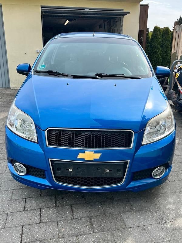 Gebraucht Chevrolet Aveo 101 PS (74 kW) 2011 Blau Kleinwagen
