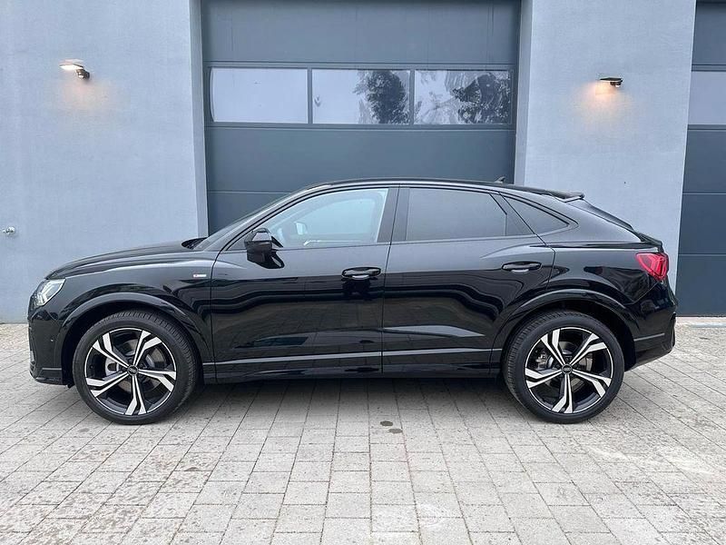 Schwarz Neu 2025 Audi Q3 Sportback S-Line SUV | 58.300 € (Teuer) - Bild 1/4