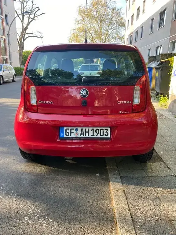 Używany Skoda Citigo 60 KM (44 kW) 2012 Czerwony Hatchback