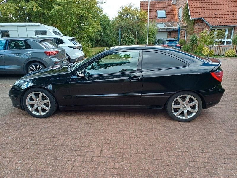 Schwarz Gebraucht 2000 Mercedes C230 Classic Limousine | 4.399 € (Fairer Preis) - Bild 1/4