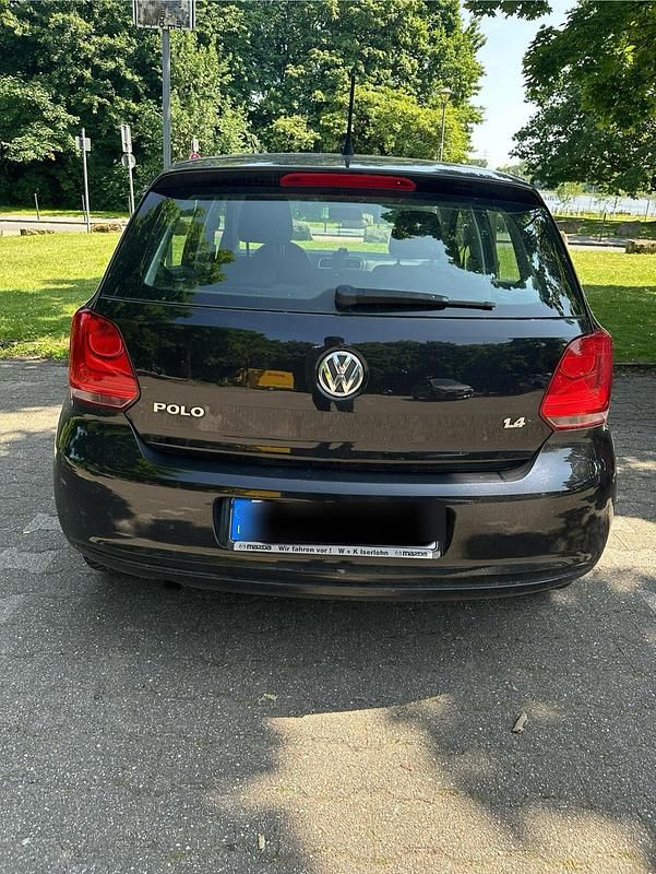 Gebraucht VW Polo 85 PS (62 kW) 2010 Schwarz Limousine