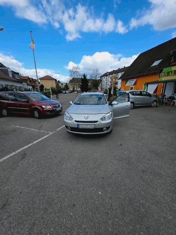Gebraucht Renault Fluence 110 PS (80 kW) 2011 Silber Limousine