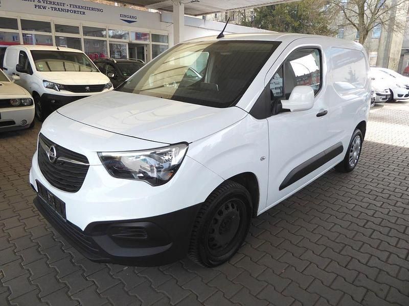 Gebraucht Opel Combo Edition 102 PS (75 kW) 2019 Weiß Van / Kleinbus
