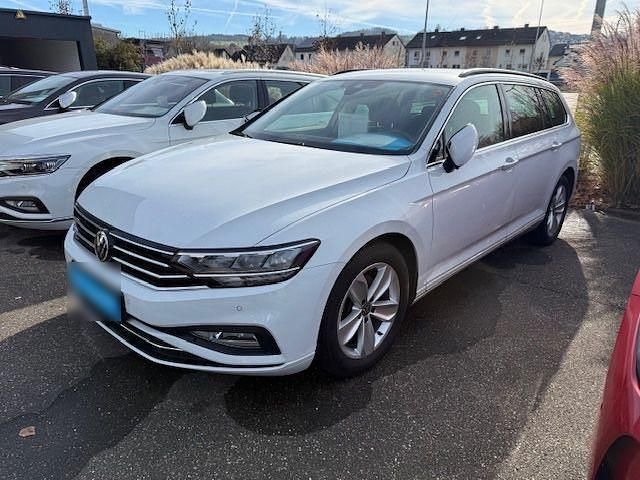 Gebraucht VW Passat 200 PS (147 kW) 2023 Weiß Kombi