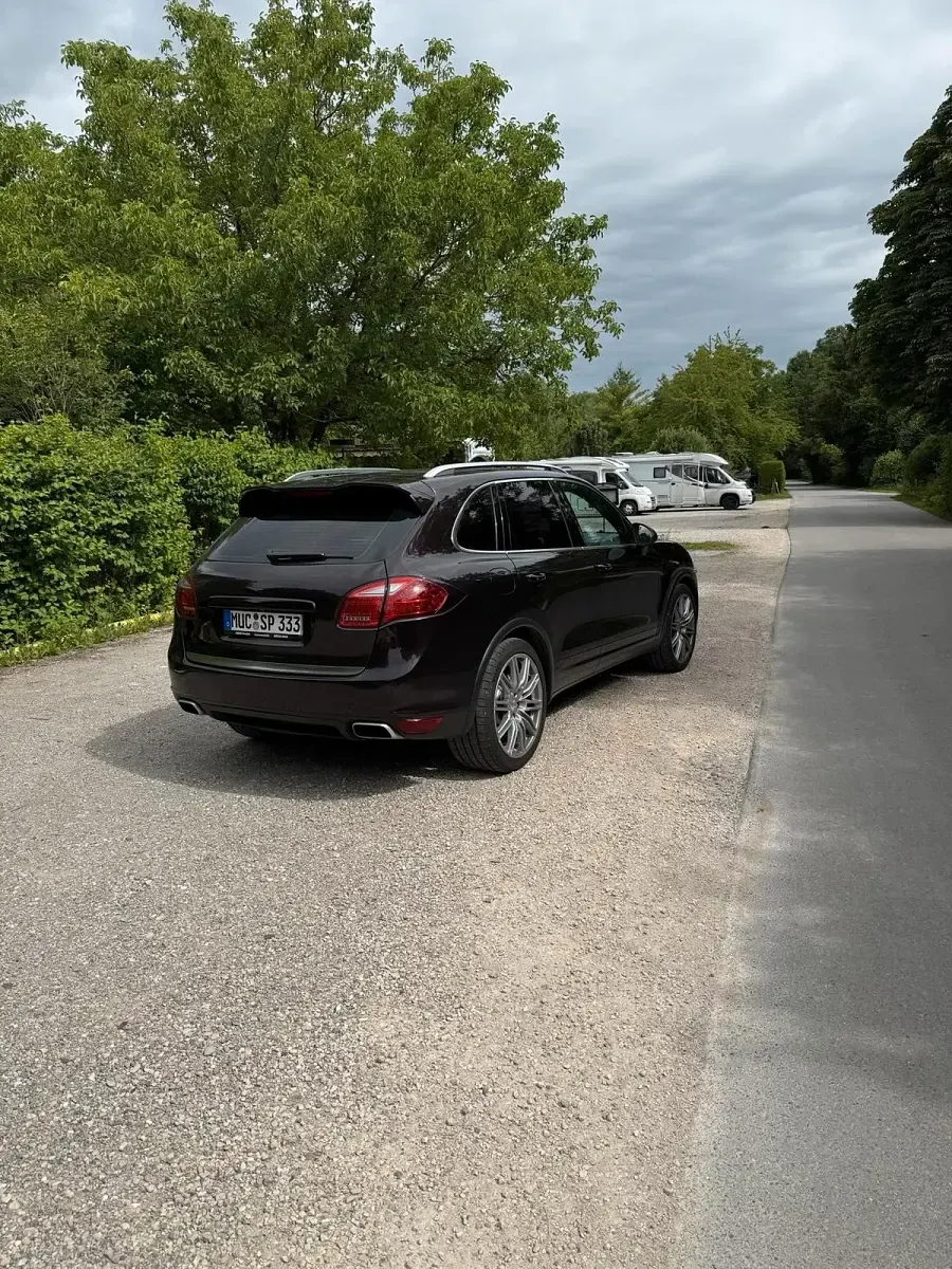 Gebraucht Porsche Cayenne S 400 PS (294 kW) 2015 Violet SUV