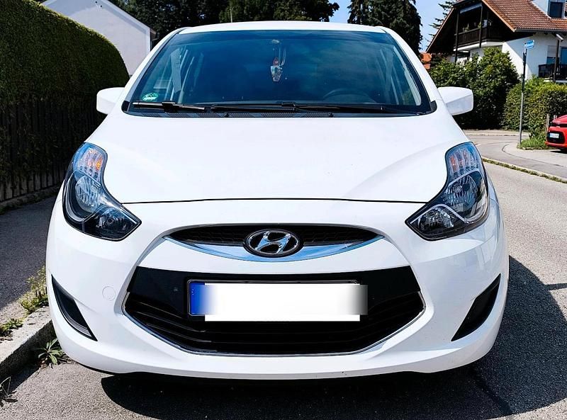 Weiß Gebraucht 2015 Hyundai ix20 Edition Kleinwagen | 6.350 € (Fairer Preis) - Bild 1/4
