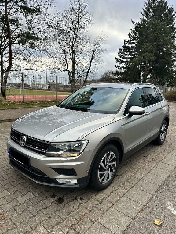Beige Gebraucht 2017 VW Tiguan Sound SUV | 16.500 € (Fairer Preis) - Bild 1/4
