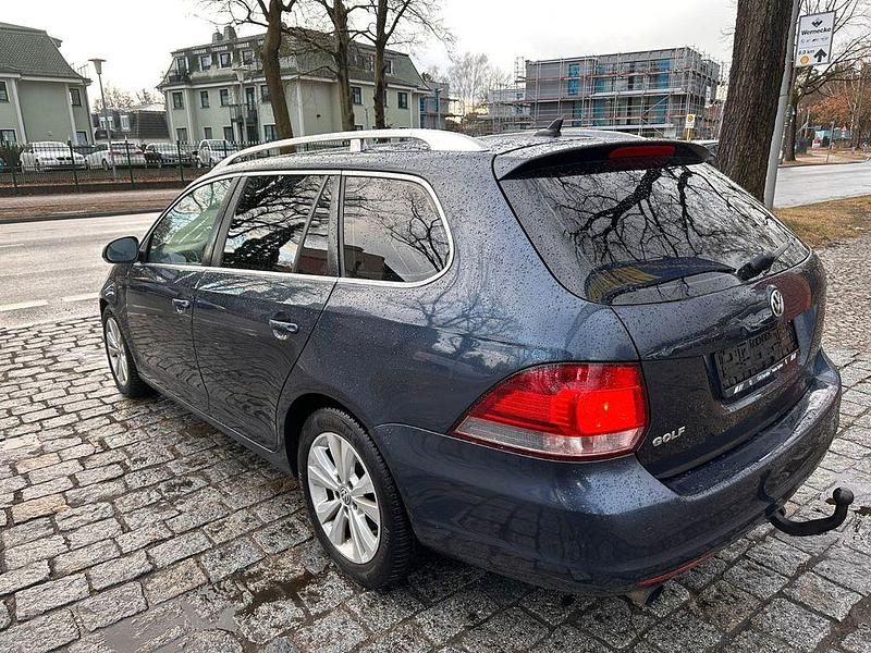 Gebraucht VW Golf VI 105 PS (77 kW) 2010 Blau Kleinwagen