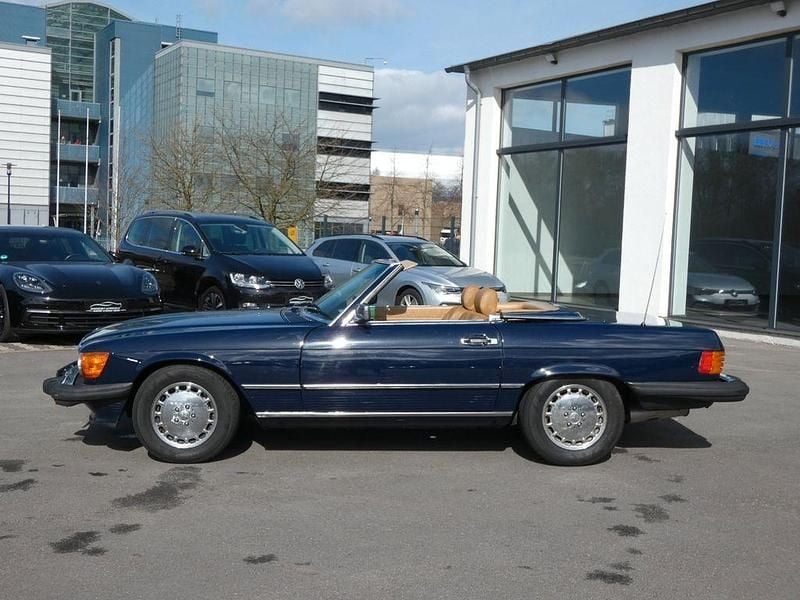 Gebraucht Mercedes 560 227 PS (166 kW) 1985 Blau Cabrio