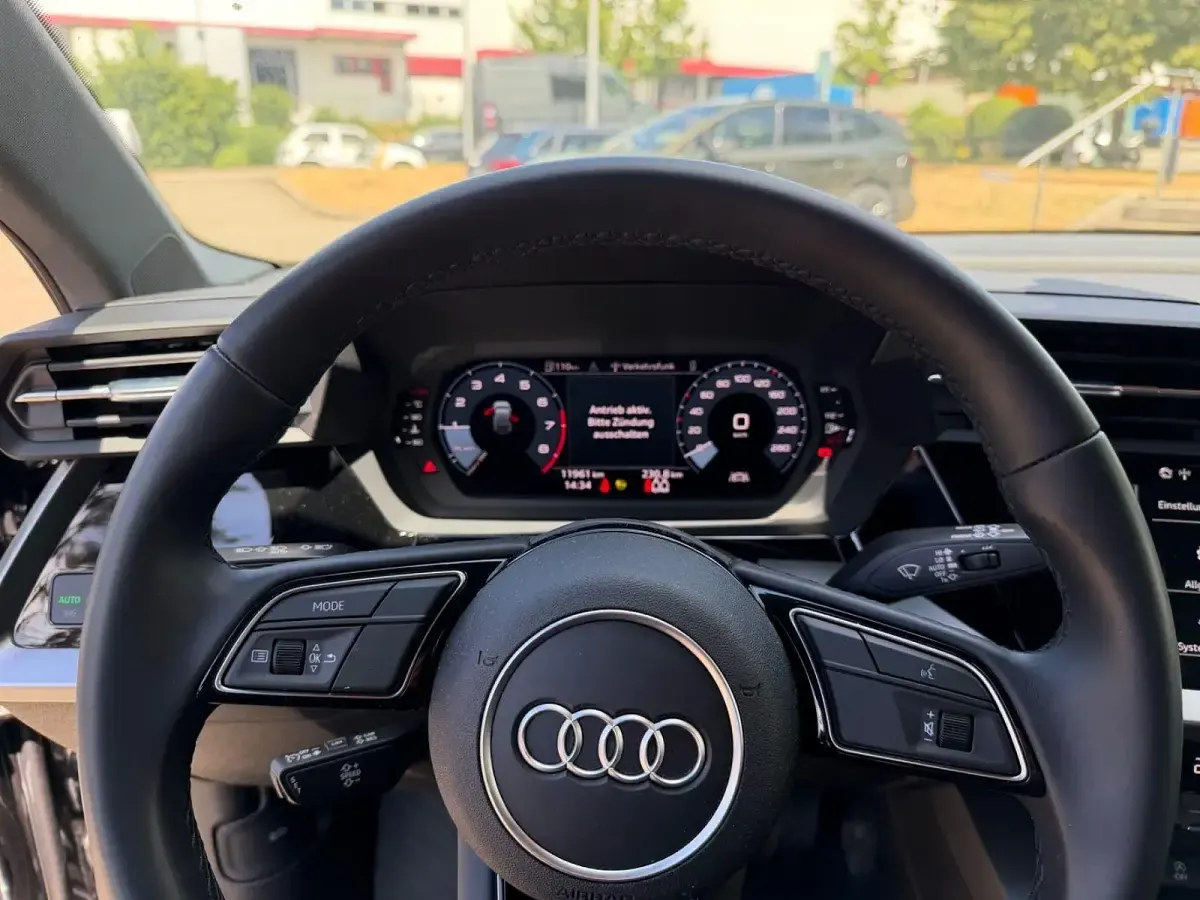 Gebraucht Audi A3 Design 150 PS (110 kW) 2022 Grau Limousine