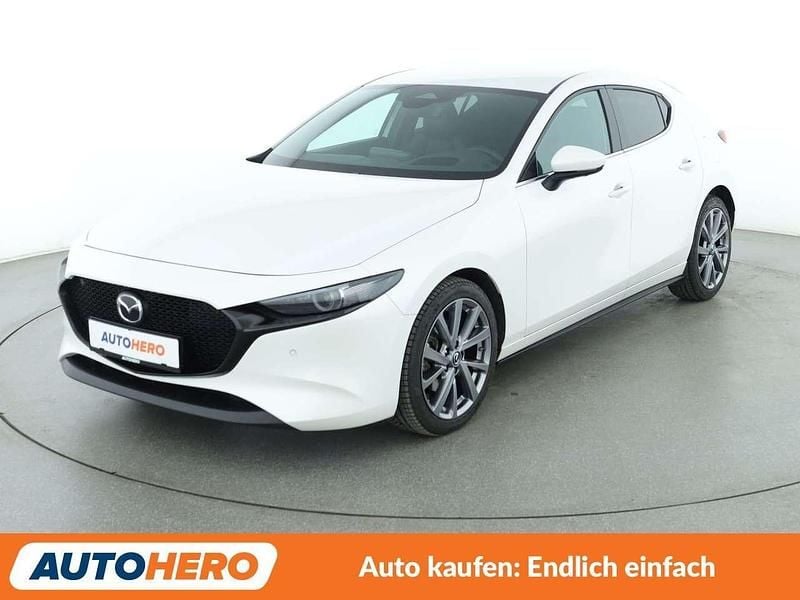 Snowflake white Gebraucht 2024 Mazda 3 Takumi-Line Limousine | 27.590 € (Fairer Preis) - Bild 1/3
