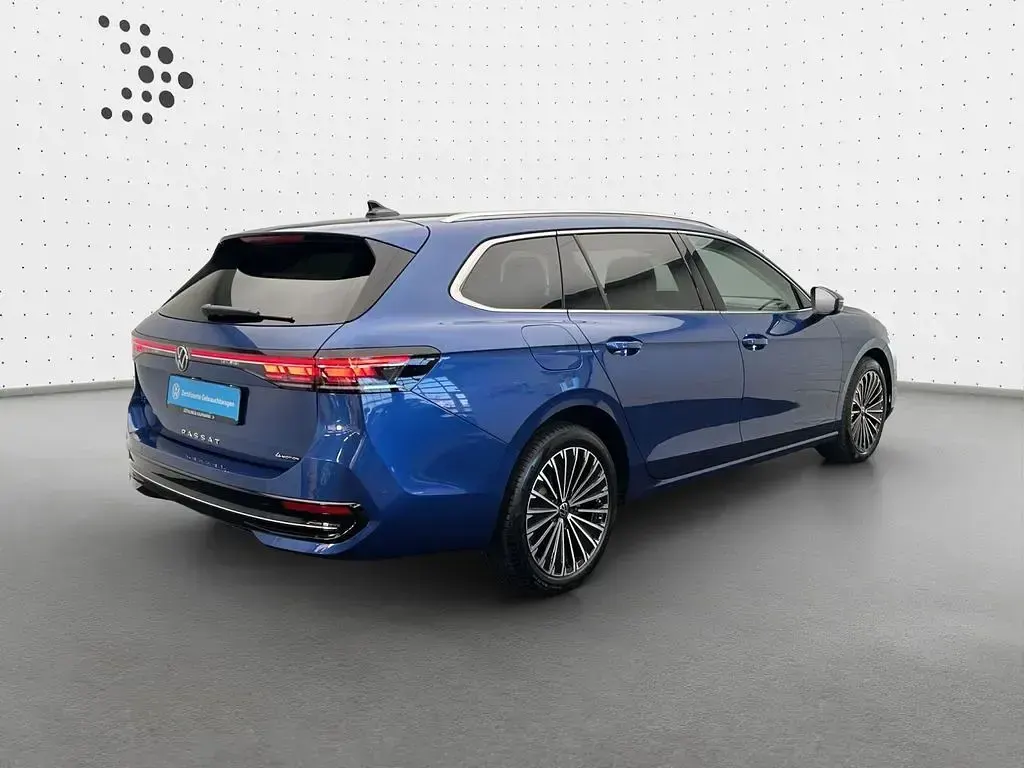 Gebraucht VW Passat Elegance 193 PS (141 kW) 2025 Blau Limousine