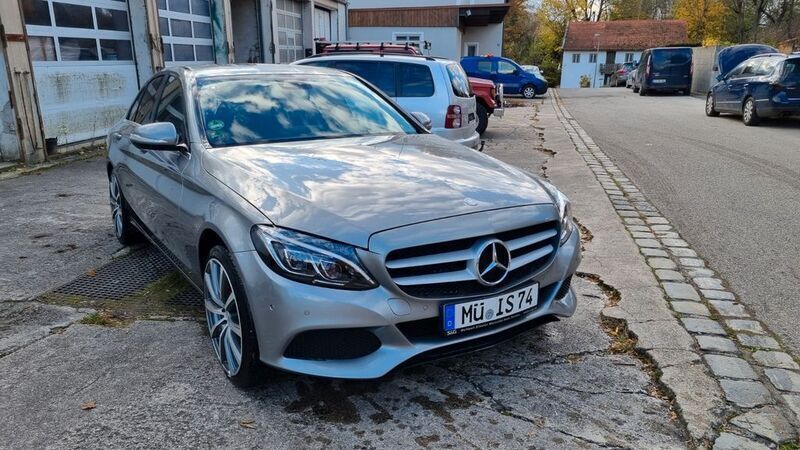 Silber Gebraucht 2014 Mercedes C220 Limousine | 16.399 € (Teuer) - Bild 1/4