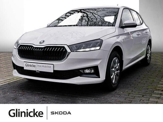Weiß Gebraucht 2022 Skoda Fabia Selection Kleinwagen | 18.450 € (Teuer) - Bild 1/2
