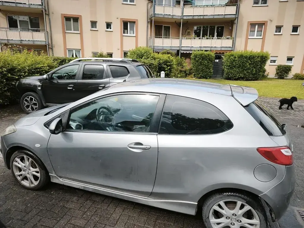 Gebraucht Mazda 2 Impuls 75 PS (55 kW) 2009 Silber Kleinwagen