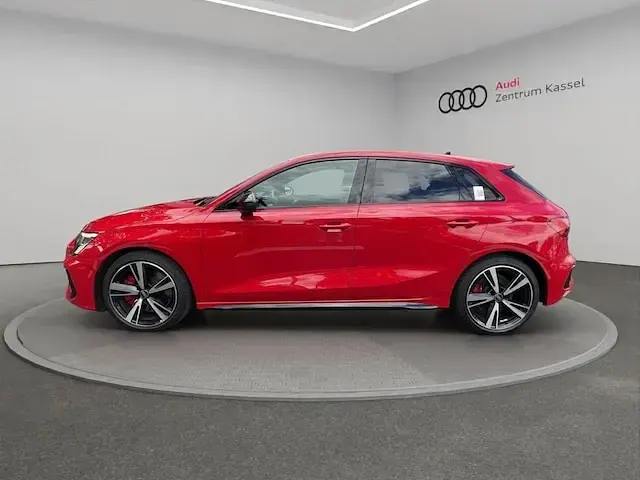 Gebraucht Audi S3 Sport 310 PS (228 kW) 2023 Rot Limousine