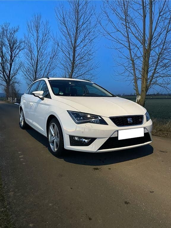 Weiß Gebraucht 2015 Seat Leon ST FR Kombi | 11.000 € (Guter Preis) - Bild 1/4