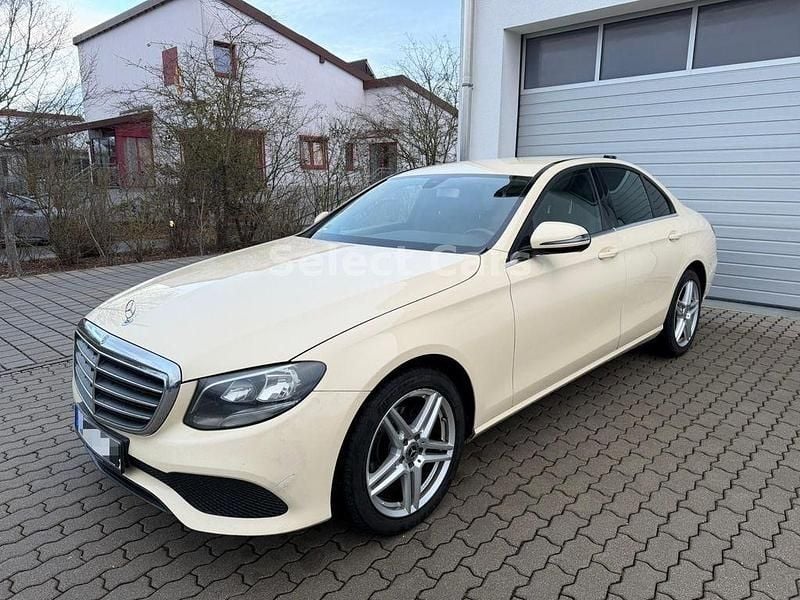 Gebraucht Mercedes E200 Avantgarde 150 PS (110 kW) 2017 Beige Limousine