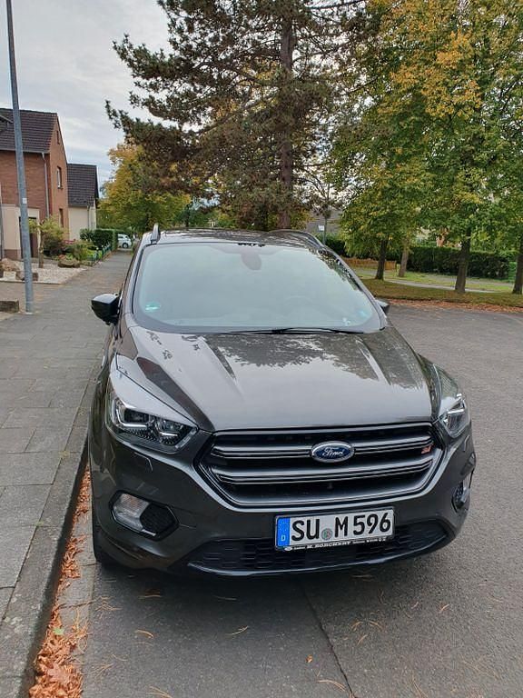 Grau Gebraucht 2019 Ford Kuga ST-Line SUV | 14.600 € (Guter Preis) - Bild 1/4