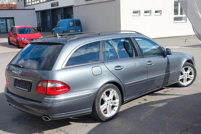 Gebraucht Mercedes E280 Avantgarde 190 PS (139 kW) 2007 Grau Kombi