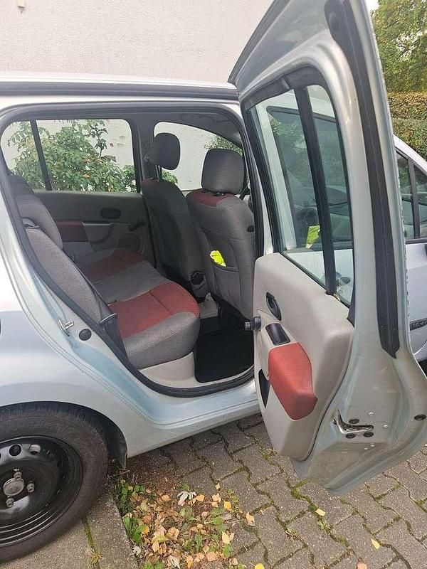 Gebraucht Renault Modus 88 PS (64 kW) 2006 Silber Van / Kleinbus