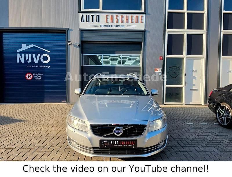 Gebraucht Volvo V70 Summum 120 PS (88 kW) 2015 Silber Kombi