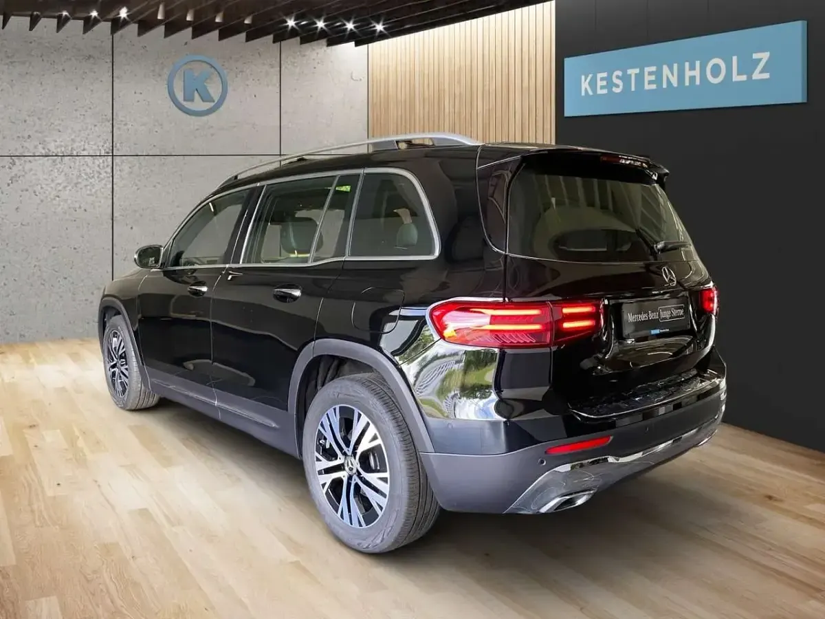 Gebraucht Mercedes GLB200 163 PS (119 kW) 2025 Unilack nachtschwarz SUV