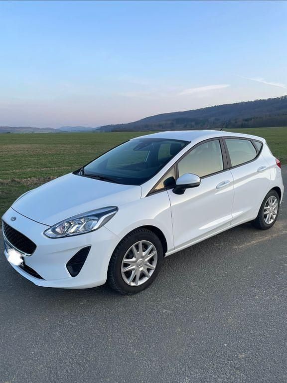 Gebraucht Ford Fiesta Trend 86 PS (63 kW) 2018 Weiß Kleinwagen