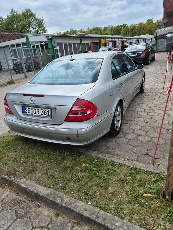 Gebraucht Mercedes E280 Avantgarde 190 PS (139 kW) 2005 Silber Limousine