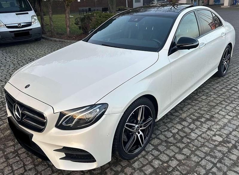 Gebraucht 2016 Mercedes E220 AMG line Limousine | 19.500 € (Superpreis) - Bild 1/4