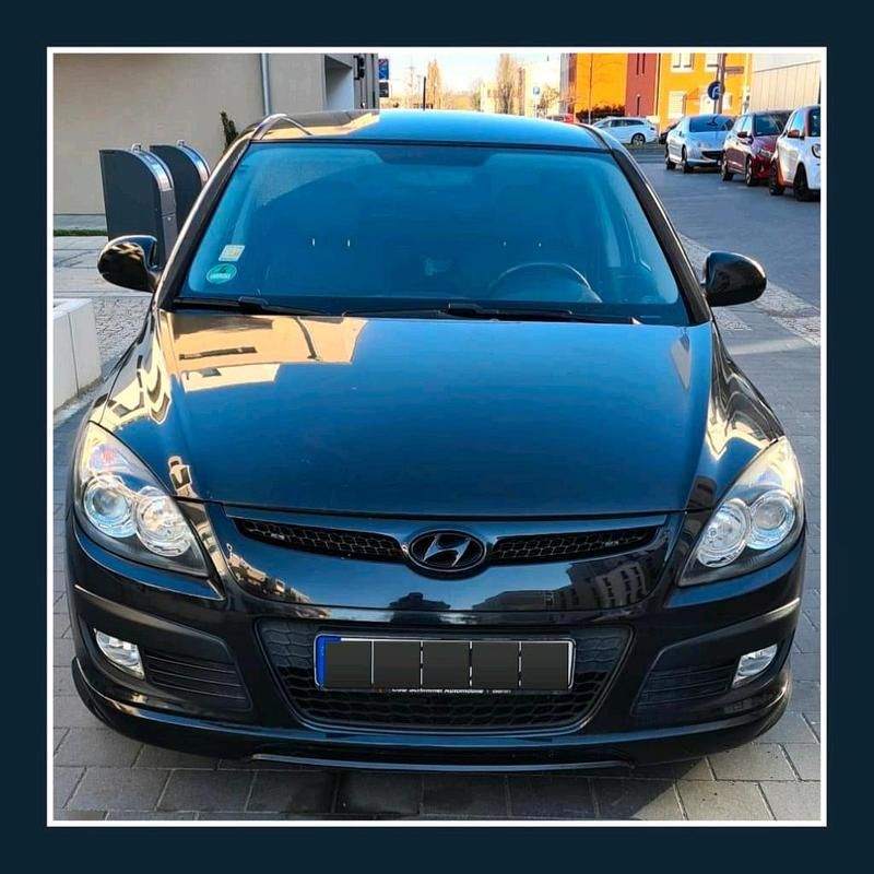 Schwarz Gebraucht 2010 Hyundai i30 Style Kleinwagen | 3.990 € (Etwas zu teuer) - Bild 1/4
