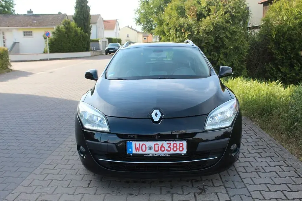Gebraucht Renault Mégane Bose Edition 131 PS (96 kW) 2011 Schwarz Limousine