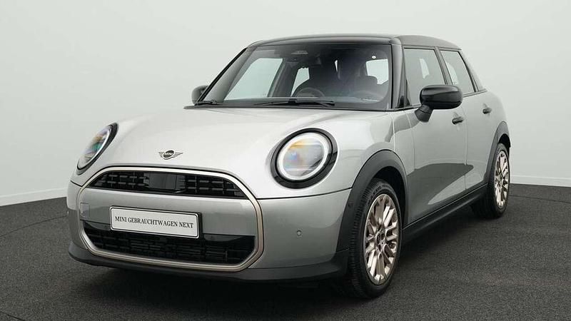 Grau Gebraucht 2024 Mini Cooper Favoured Kleinwagen | 28.159 € (Fairer Preis) - Bild 1/4