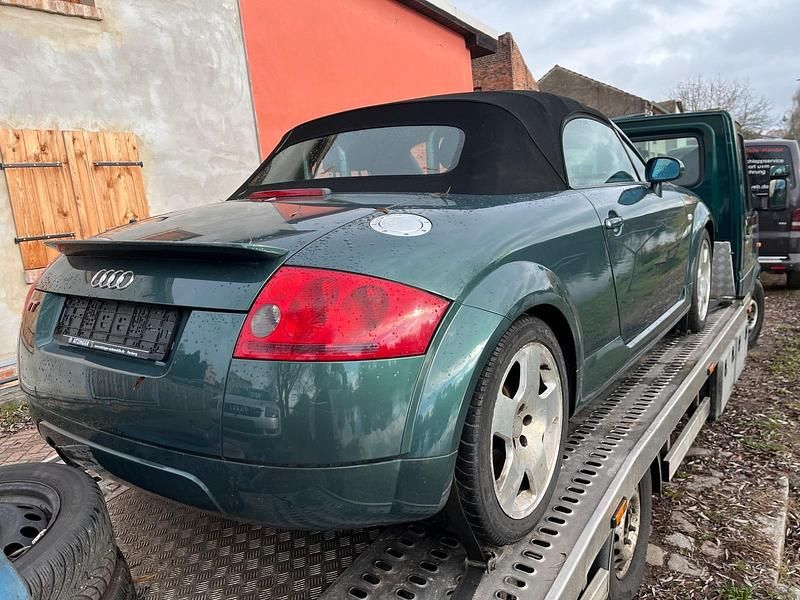 Grün Gebraucht 2001 Audi TT Roadster Basis Cabrio | 2.650 € (Fairer Preis) - Bild 1/4