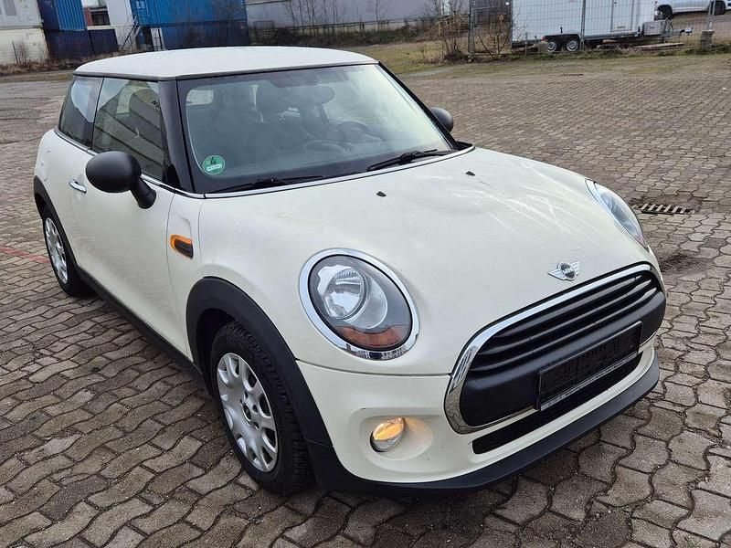 Gebraucht Mini ONE 75 PS (55 kW) 2016 Peper white Kleinwagen