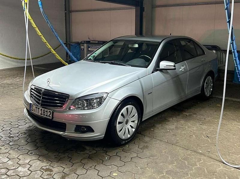 Gebraucht Mercedes C180 156 PS (114 kW) 2010 Silber Limousine